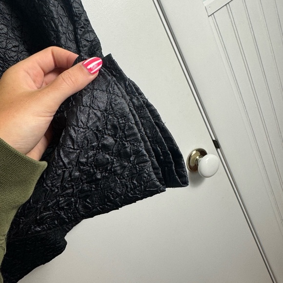 Eileen Fisher 100% Silk Black Quilted Tussah Crinkle Magnet Closure Jacket Large - Picture 4 of 10